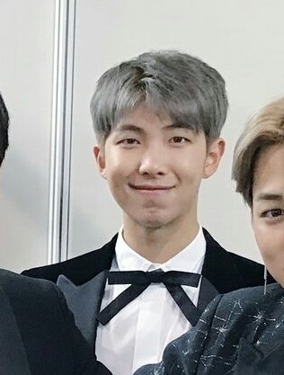 jeonglows's tweet image. idk why i find this so funny