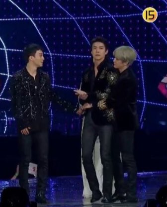 uarecy26's tweet photo. กูจะฆ่ามันแทนแฟนคลับกู
                    - เซฮุน 2017 ไม่ได้กล่าวไว้  #엑소_전부문_1위 https://t.co/6h1Wq2e6XM