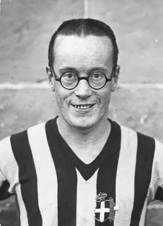 WestLegionAle's tweet photo. ANNIBALE #FROSSI
Menandatangani Kontrak untuk #INTER pada Tahun 1936. Mencatatkan #147Penampilan dan #49Gol serta Memenangkan #2Scudetto dan #1CoppaItalia untuk #Nerazzurri.
#110Hari110Cerita110Tahun https://t.co/BEUn4apy8v