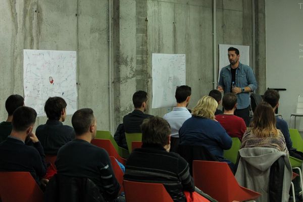 jjcastroe's tweet image. Primer evento de #UXersGranada realizado con muy buena acogida. Espero sea el primero de muchos. Muchas gracias a los participantes y a los sponsors @FinancialForce @Estacion_Diseno