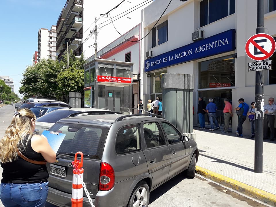JRocaComuna12's tweet photo. #Comuna12 #PoderDePolicia
Operativo Roosvelt por mal estacionamiento en Villa Urquiza
+ info: https://t.co/tOb4qQwBvr https://t.co/yRpUA5fD0T