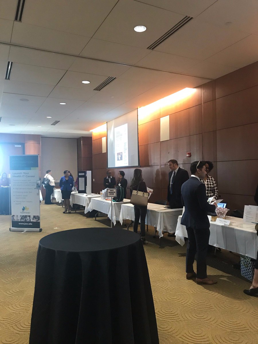 JCCC_HCIS's tweet photo. Students taking part in the Reverse Career Fair @ #JCCC https://t.co/BPGMKNNTUg
