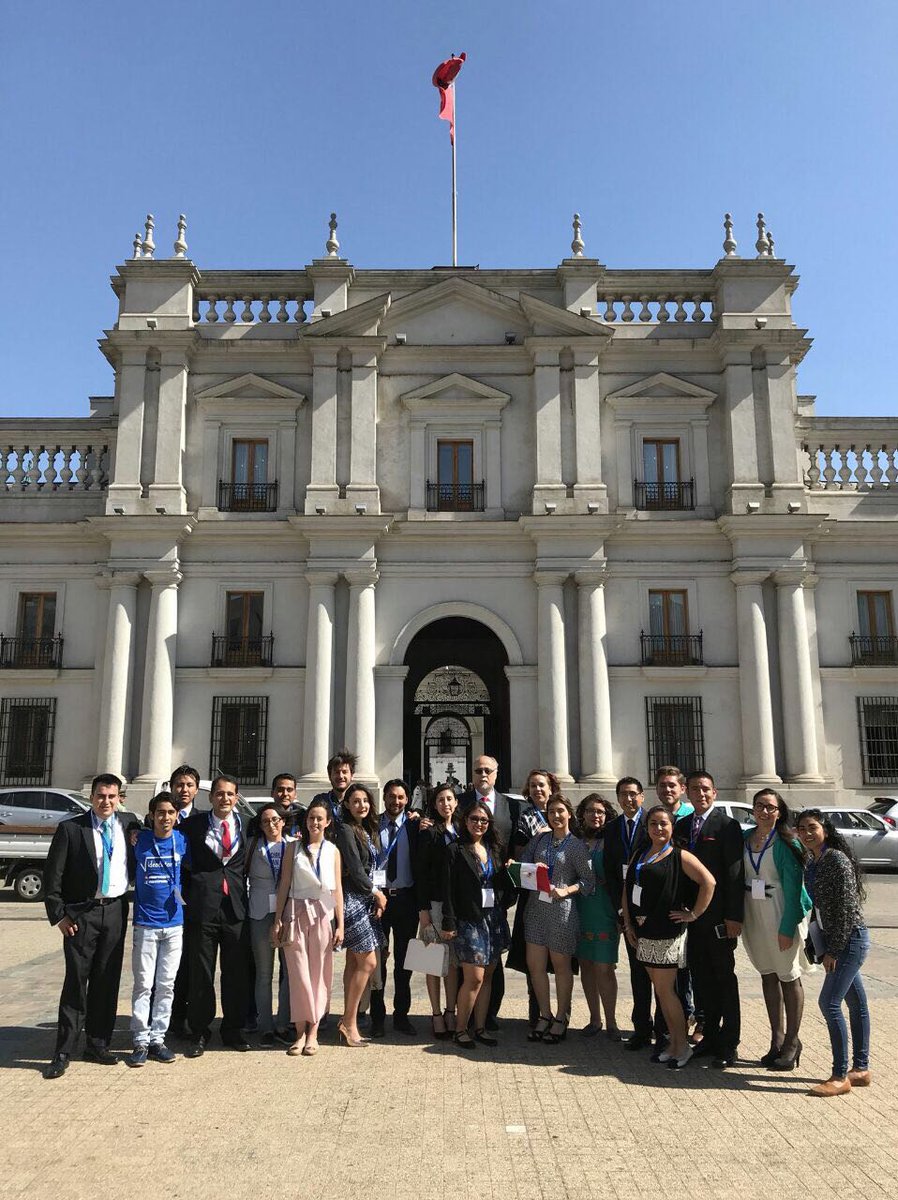 crissvazol's tweet photo. Delegación mexicana en Chile #VivaMexico https://t.co/9Xlk7iiIeC