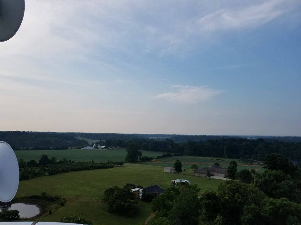 PortativeTech's tweet photo. In the #CBRS spectrum band census-tract-sized PAL licenses are CRUCIAL for bringing broadband internet to rural customers. Don't give in to the big mobile carrier's greed #CompetitionDiversity https://t.co/mh3KPYnMER @SenDonnelly @SenToddYoung @reptrey @WhiteHouse @WISPANews @FCC https://t.co/OAXms51xSk