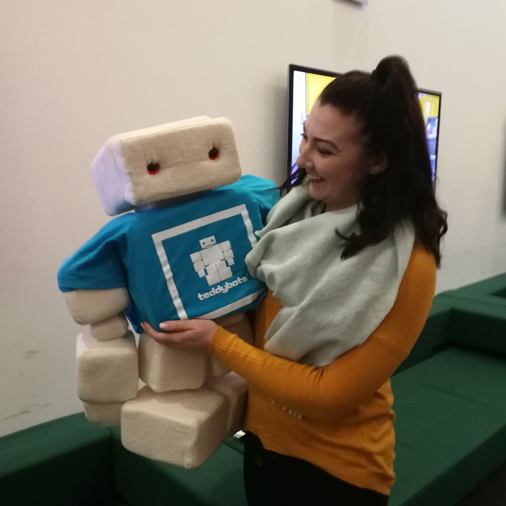 FoggyMan7's tweet photo. RT @_teddybots: Big bot meeting some friends today on TV3's morning show irelandAM
.
.
.
.
.
#teddybots #soft #toys #games #robot #plush #toy #adoptabot #christmas #present 🤖🎨🚀🌑⭐🌙☀️🚀🌍🌥️🏡 https://t.co/5AepUtxuSS