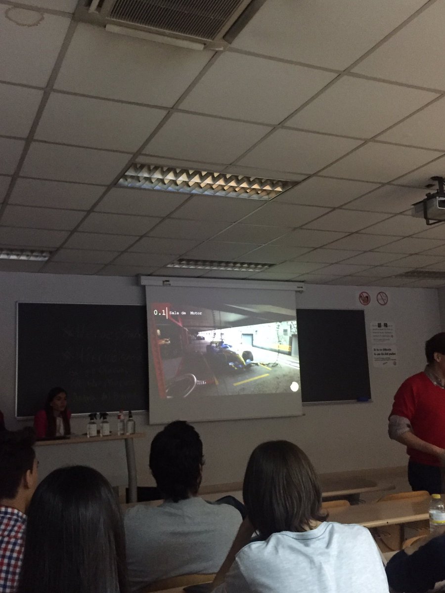 AlexGuli96's tweet photo. Sergio Cánovas mostrando la esencia de la sala de Motor. El museo del deporte español.#HéroesStark #4Periodismoucm https://t.co/bwFRnGeSE7
