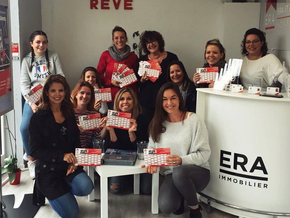 Goldiprint's tweet photo. Cette fois, c'est toute l'équipe ERA Montauroux qui pose avec ses #calendriers imprimés par #Goldiprint.
 ► https://t.co/LRTARctI7n
 ► https://t.co/mWYpTO70OS https://t.co/9g0XSs0PuP