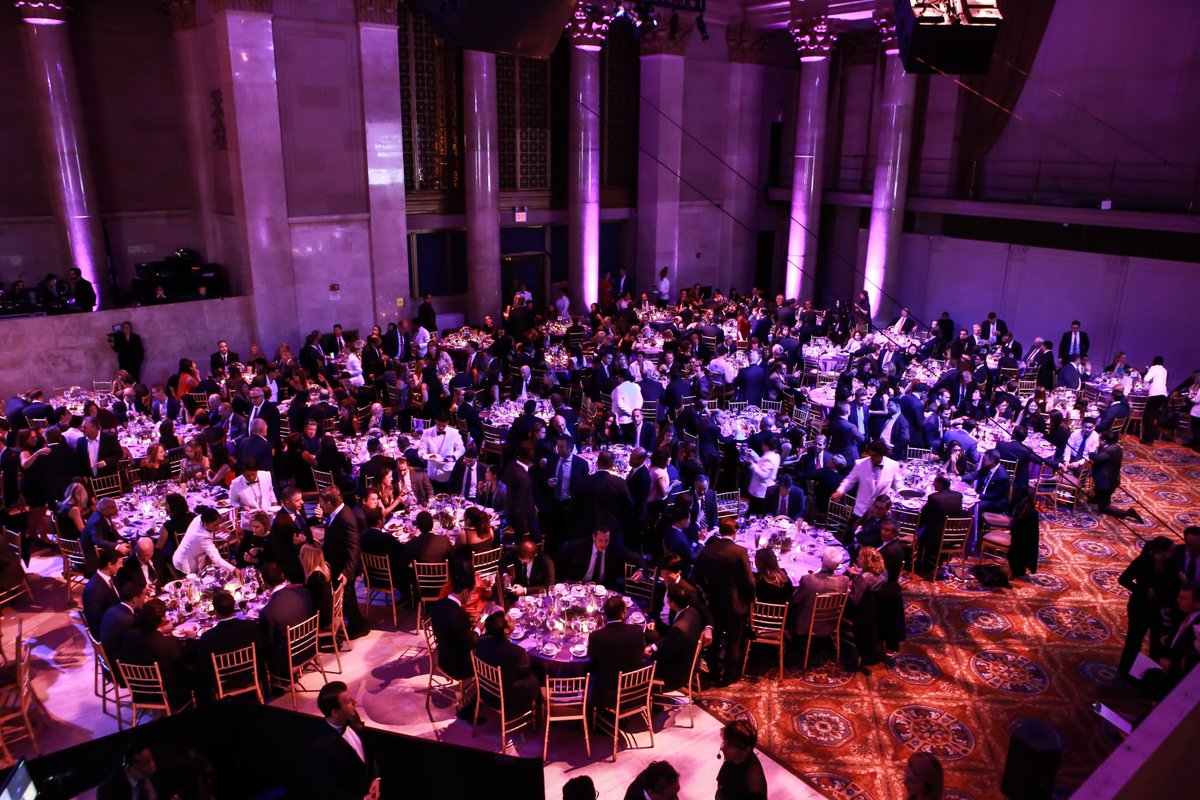 LawlorMedia's tweet image. Get the rundown on @WaxmanCancer &apos;s #CollaboratingForACure Gala in @NYSOCIALDIARY newyorksocialdiary.com/party-pictures…