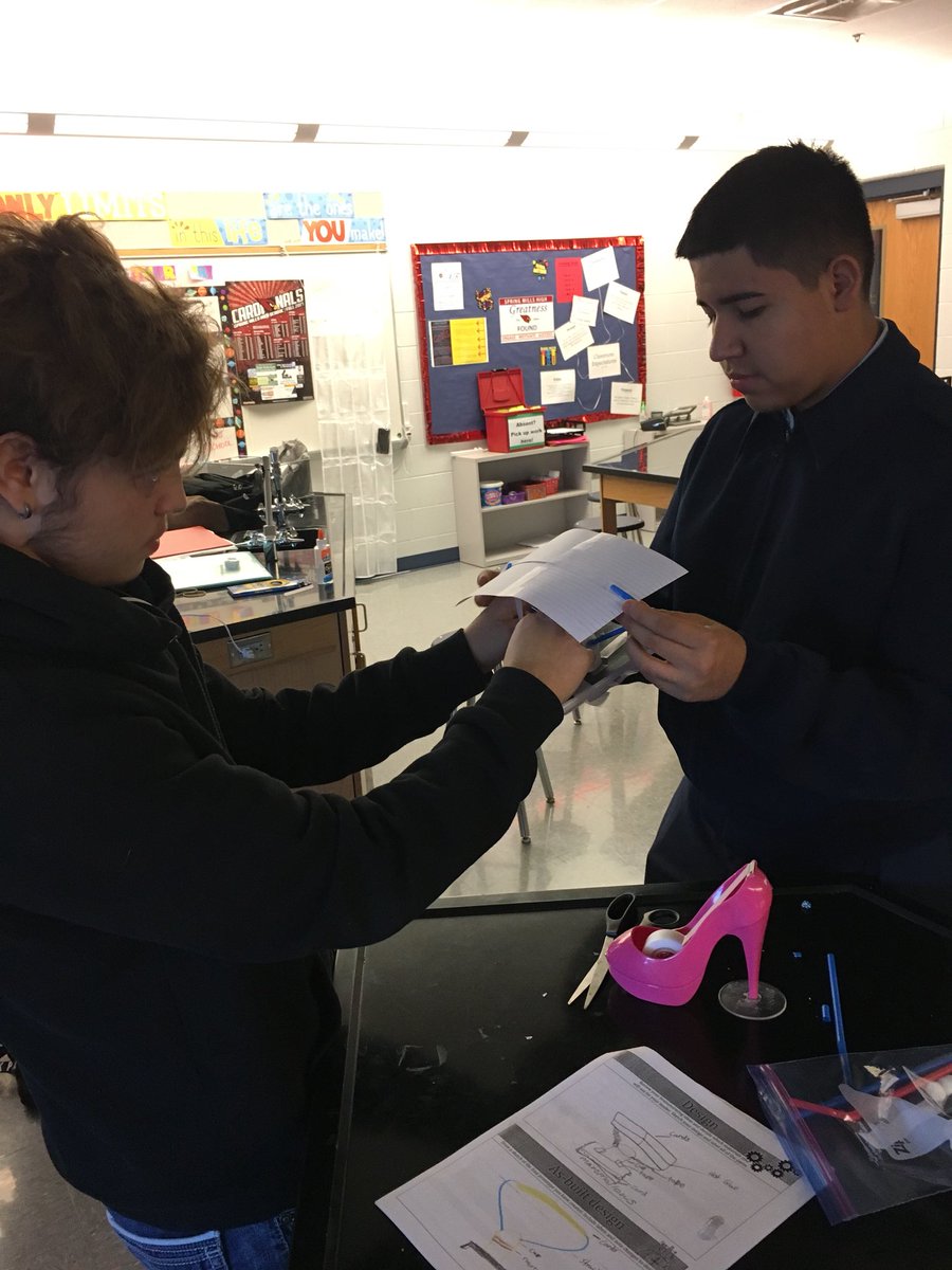 SMH_Cardinals's tweet photo. NASA landing challenge with Mrs. Miller! @SMHSSTEM #wearespringmills https://t.co/q8nJEr0l24