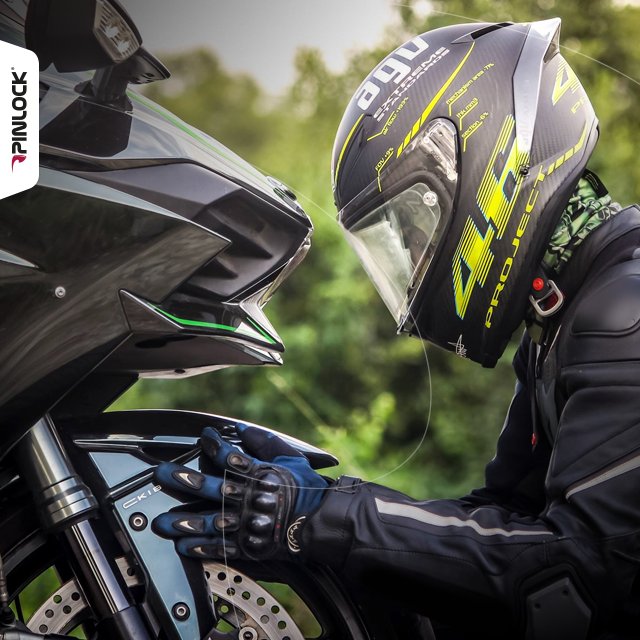 Pinlocksystems's tweet photo. Time to hit the road! Enjoy your weekend! ποΈ #Pinlock #GoFastGoSafe https://t.co/RvRBJt9ovA
