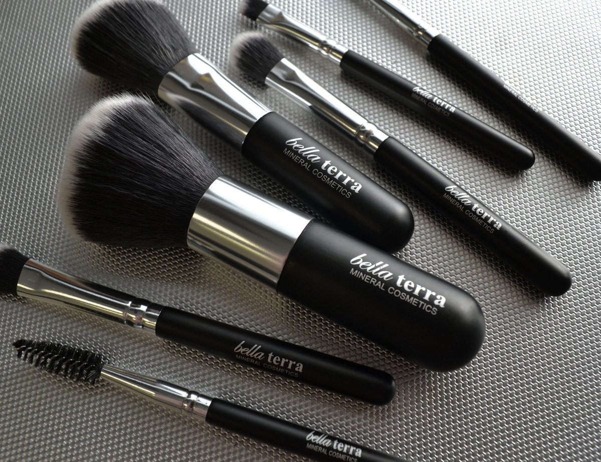 Going somewhere?!?!  Take these lil' shorties with you!  The 'Nightlife Brush Set' by Bella Terra.  bellaterracosmetics.com