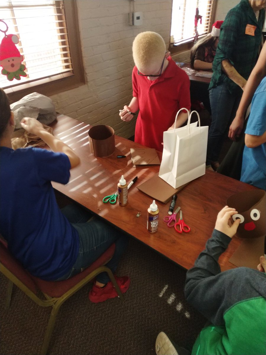 HCPS_ESESPARS's tweet photo. All of our elementary VI students have arrived and are working on crafts before Santa's visit at @LionsEyeInst Holiday Hearts event. @HillsboroughSch #prepare4life #holiday2017 #givingback https://t.co/DkeAkJUxxv