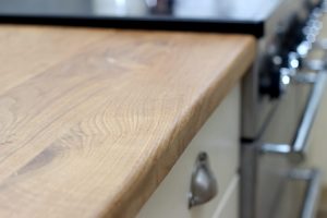 BurgessReclaim's tweet photo. Have you ever come across stave #oakworktops? If you haven't, you'll probably be surprised at how stunning they look https://t.co/JATYa21Yzx https://t.co/UM7GrYiEQZ