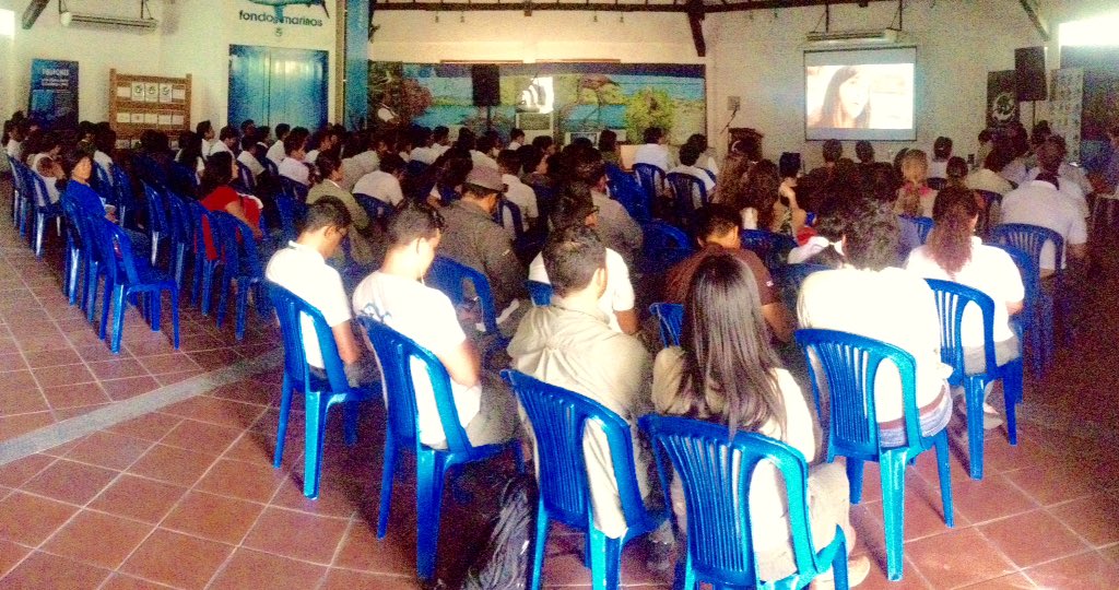 derrochin's tweet photo. Foro #GalápagosFrenteAlPlástico conservemos nuestra #ReservaMarinaPatrimonio https://t.co/N6On12Ki3p