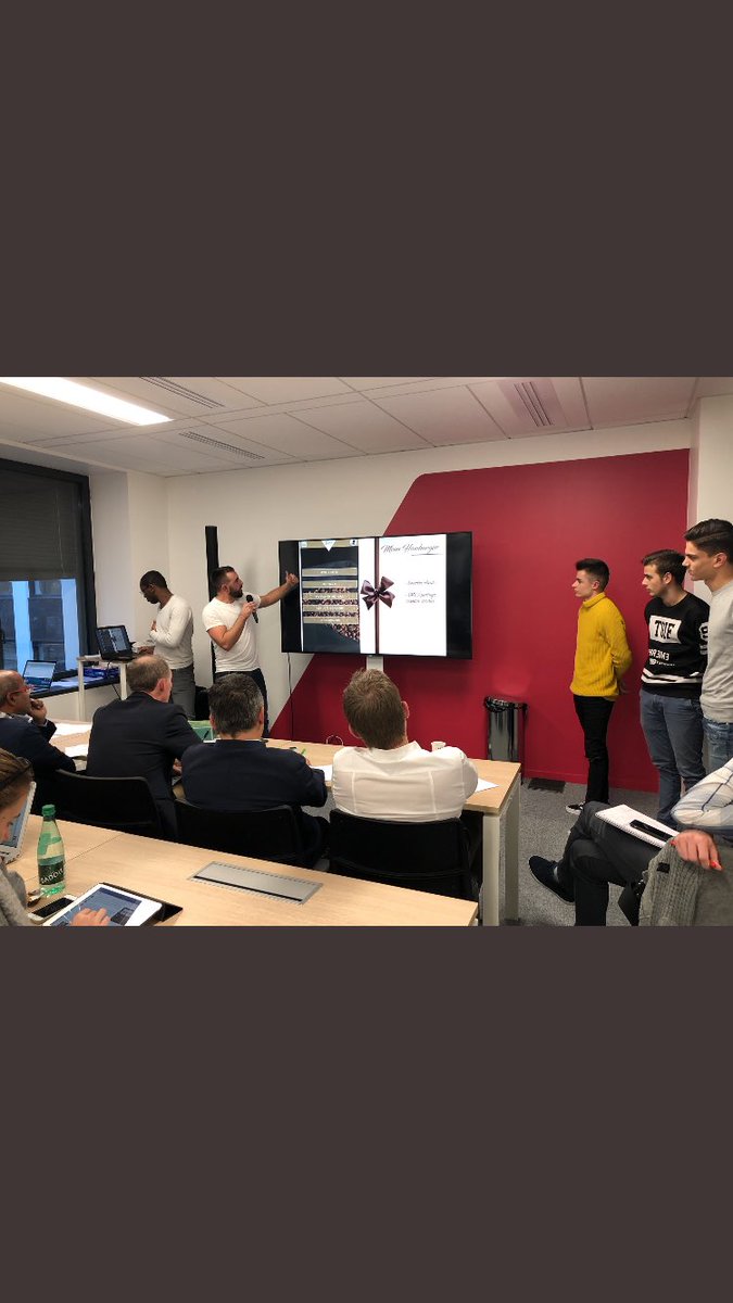 AgatheForzy's tweet photo. #Hackathon #DChoc avec les étudiants @DigitalCampLyon Merci au super jury 👍🏻🍫 https://t.co/GAmcvbmS3J