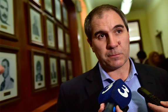 gobiernochubut's tweet photo. Oca cuestionó a diputados del FPV por no aprobar el proyecto que permite afrontar el pago de sueldos
#Chubut #SuperandoLímites
https://t.co/wSoYPBz4E8 https://t.co/8Oec3usmR8