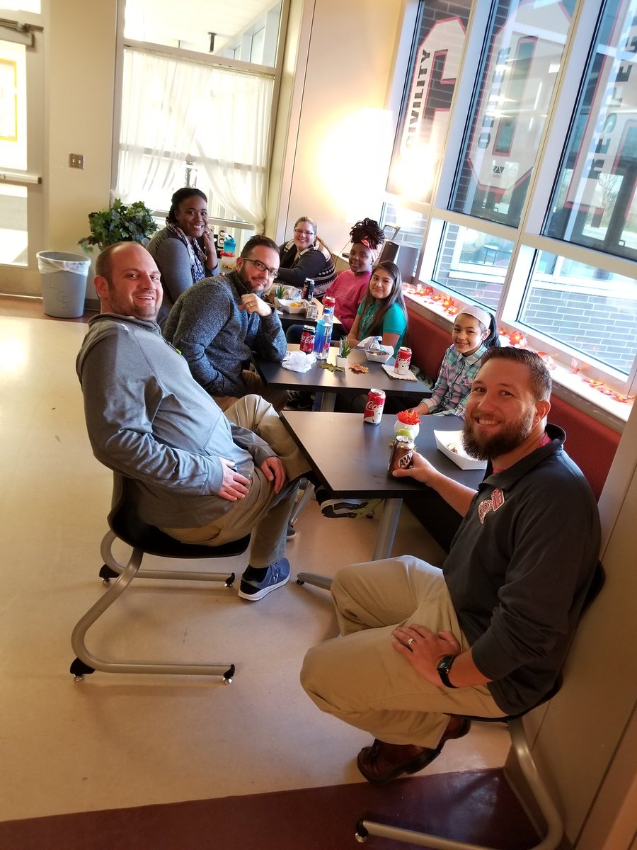 SIAJaguars's tweet photo. It's November CORE Student of the Month lunch #2 at the #SIACoreCafe! #JaguarPride #SIARocks https://t.co/dlBgcdfC8c