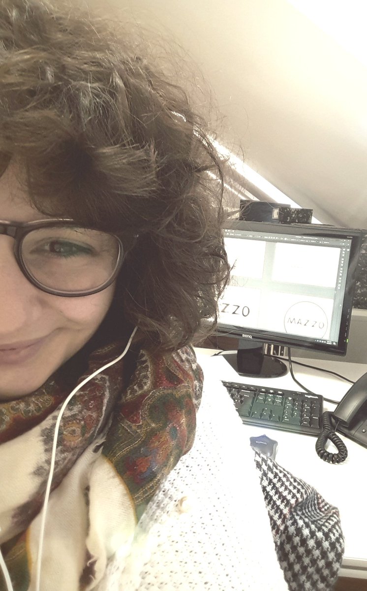 lalecarbonero's tweet photo. #Viernes de #ManualCorporativo @Mazzo_ItalianF #DisfrutandoMazzo 🤓 https://t.co/uAAZ0epDnG