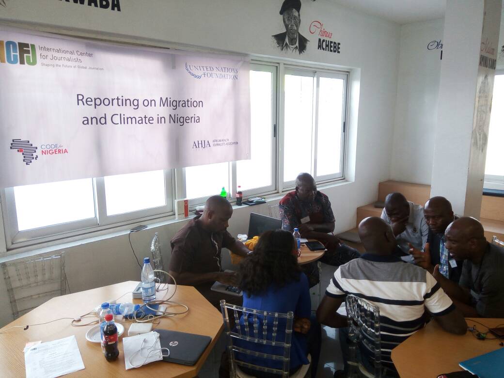 EROMOSELEJOHNA's tweet photo. Breakout Session on today's Workshop-Reporting on Migration and #Climate in Nigeria #RMCN #Journalist and Media Experts are brainstorming, Shaping Ideas and tackling challenges...#collaborations are sparking up.. https://t.co/bUkEB49uW7