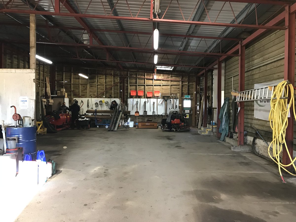 BSGCGreens's tweet photo. Great work this week from the teams. Lots done and finished the week with a shed clean out. #lookafteryourtools #donttouchthemechanicsarea @HertsGCC @CrownGolf https://t.co/dLpH5LfsiN