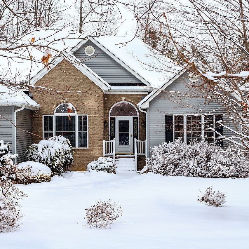Winter is on it's way! Are you prepared? --> ift.tt/2AwI1vA
.
.
.
.
#roofing #stlouis #winterize #winteriscoming #tritonexteriors #contractingstl #stl #kirkwood #midcounty #missouriwinters #stlwx