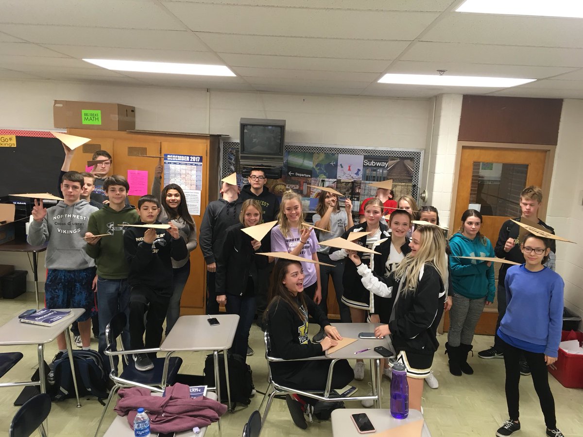 k10welch's tweet photo. Balancing triangles on their centroid! @GINWVikings @lindseyharders #mathisfun https://t.co/x0iqbXneYo