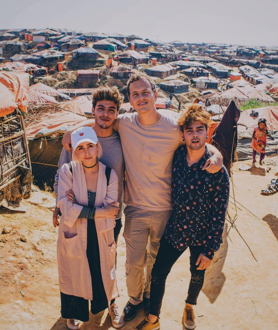 JuanamartinezH's tweet photo. Gracias a la vida por permitirme vivir esta experiencia junto a seres maravillosos! Gracias a los Rohingyas por el amor #LoveArmyforRohingya https://t.co/zLPtgQ3KZ0