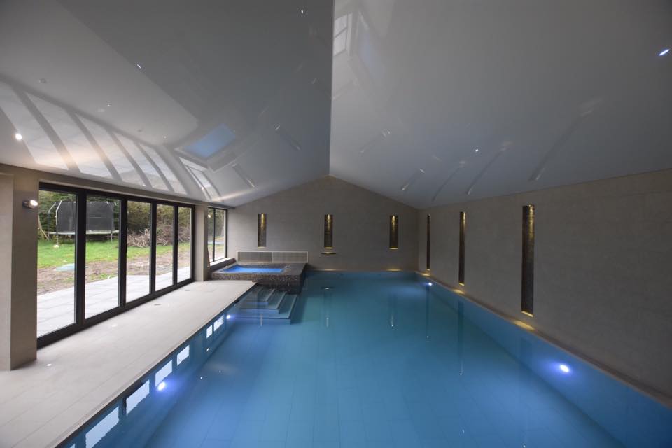 BecoWallform's tweet image. This time last year, this #Wallform pool and pool house extension in Cheshire was just beginning. It was completed the following Spring and looks amazing!