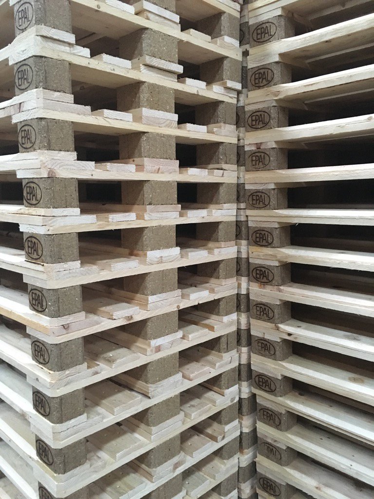 Scott_Pallets's tweet photo. Are you looking to exploit new export opportunities? You may need a licenced Euro pallet manufacturer with capacity and capability to support your growth plans. #ISPM15 #ScottPallets #HLC #PalletLogistics https://t.co/7zoBUAwYqD