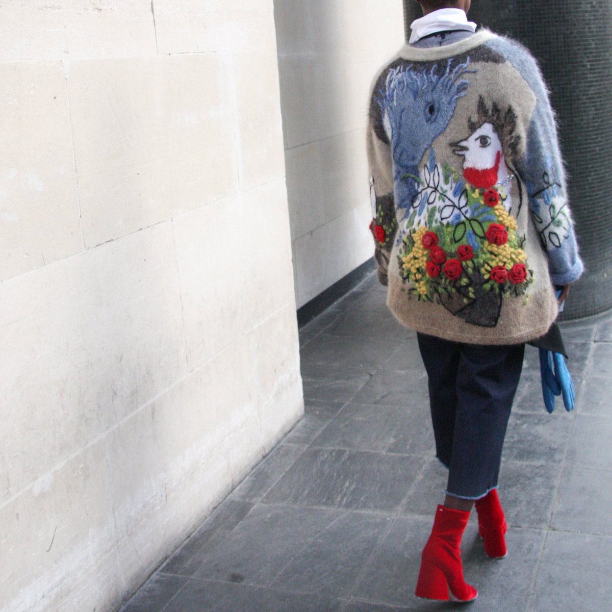 Featherslondon's tweet photo. Amazing handmade sweater from #StellaJean inspired by the artist #Chagall's work. Styled together with #VelvetBoots from #MaisonMargiela, vest from #AnnDemeulemeester, shirt from #Ys. Find the items in store and online. Come in store for more inspiration
#FridayFeeling #London https://t.co/ntOGGacEZV
