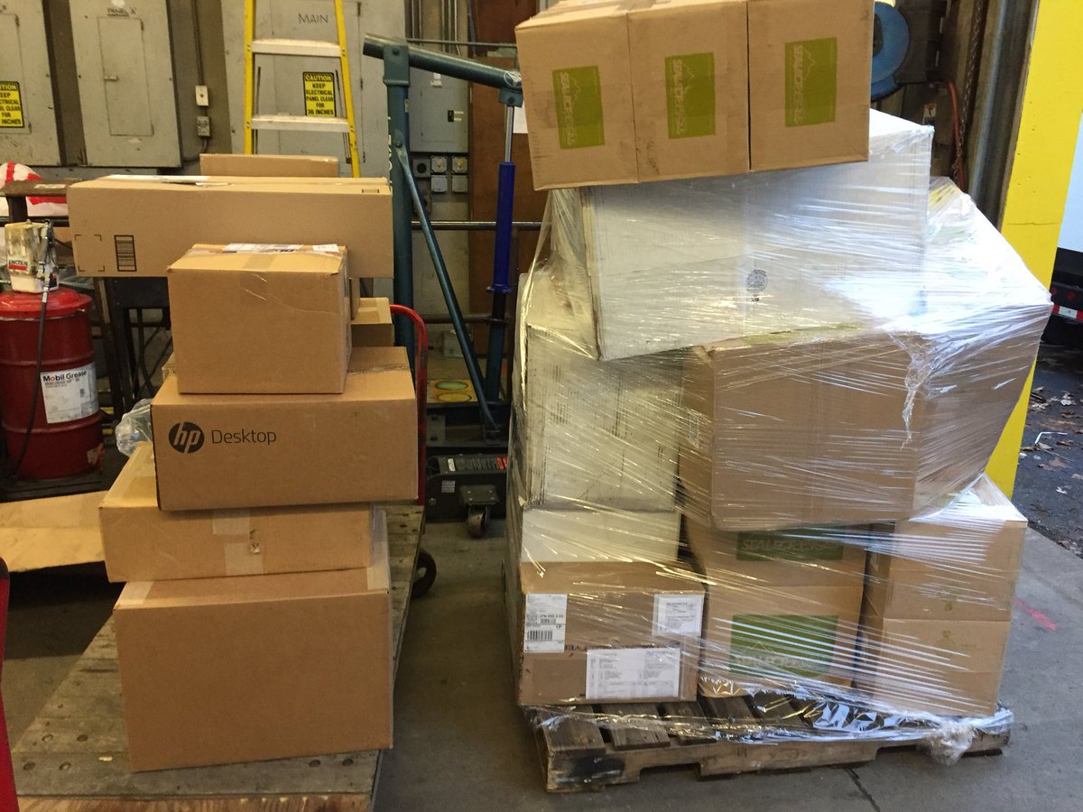 Continuing #growthfriday w GFP follow up training on identifying key customer and complimentary ways to help our customer- partners during peak <a href="/NesSeman9/">Nes Seman</a> @paulevansups <a href="/CHamiltonUPS/">Craig Hamilton</a>