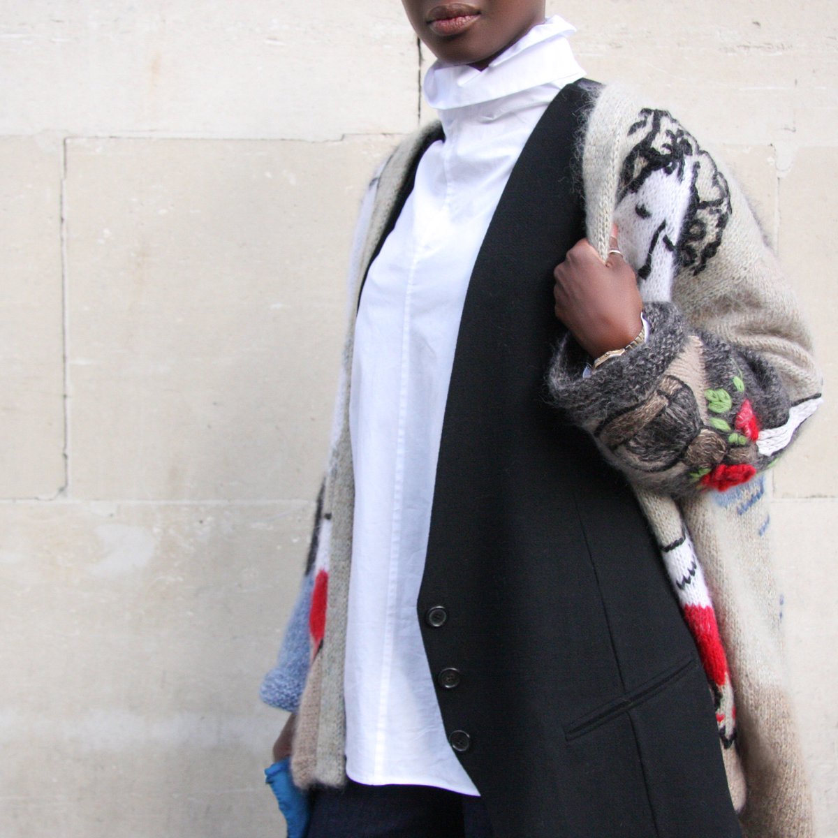 Featherslondon's tweet photo. Amazing handmade sweater from #StellaJean inspired by the artist #Chagall's work. Styled together with #VelvetBoots from #MaisonMargiela, vest from #AnnDemeulemeester, shirt from #Ys. Find the items in store and online. Come in store for more inspiration
#FridayFeeling #London https://t.co/ntOGGacEZV