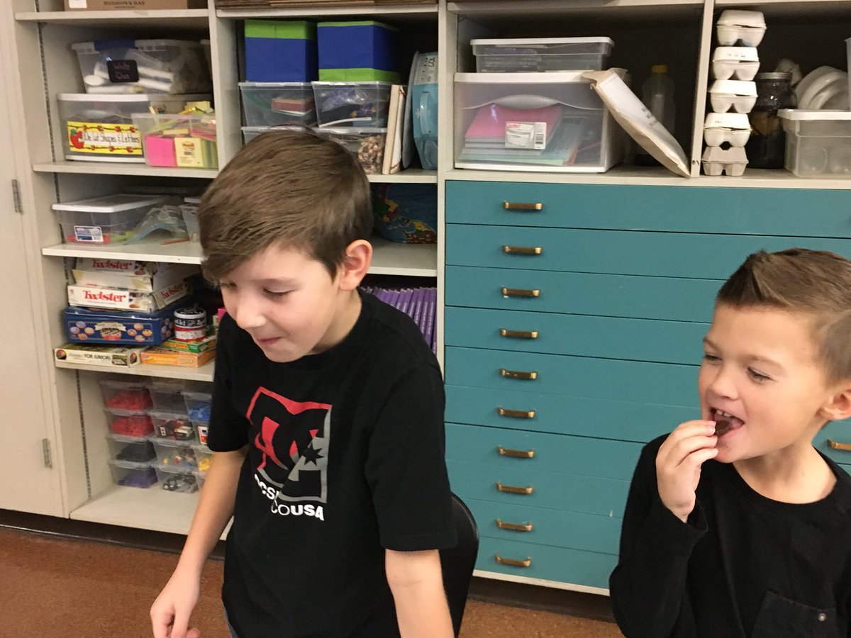 MsCarruthers5s's tweet image. Chocolate in the morning?!?  It’s more than chocolate, it’s learning. Did you know the advent calendar is a tradition from Germany? #eipsstudents #wbfnews #3C #christmasin3C #traditions