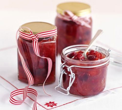 Orchard_World's tweet photo. Behind door number 1 this #ChristmasCountdown is this Apple &amp; Cranberry Chutney! Recipe can be found here courtesy of @bbcgoodfood  https://t.co/MI7GFcIkn4 https://t.co/tfsgECTIXi