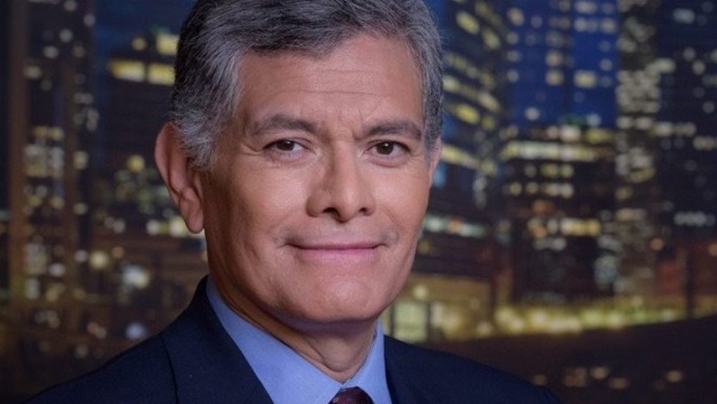 TVNewsMix's tweet photo. #PhilPonce cutting back on ‘#ChicagoTonight’ https://t.co/OYMYANtzKE #TVNews https://t.co/hBzbLgM5HD