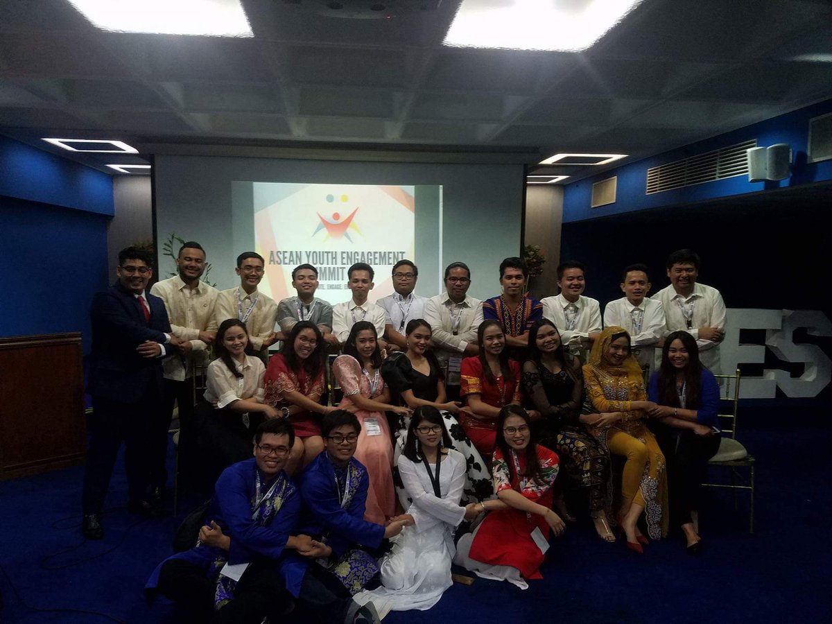 percyjooosh's tweet photo. Best Delegates! Thank you all for the memories! #AYES2017 https://t.co/V86aSnt1Lp