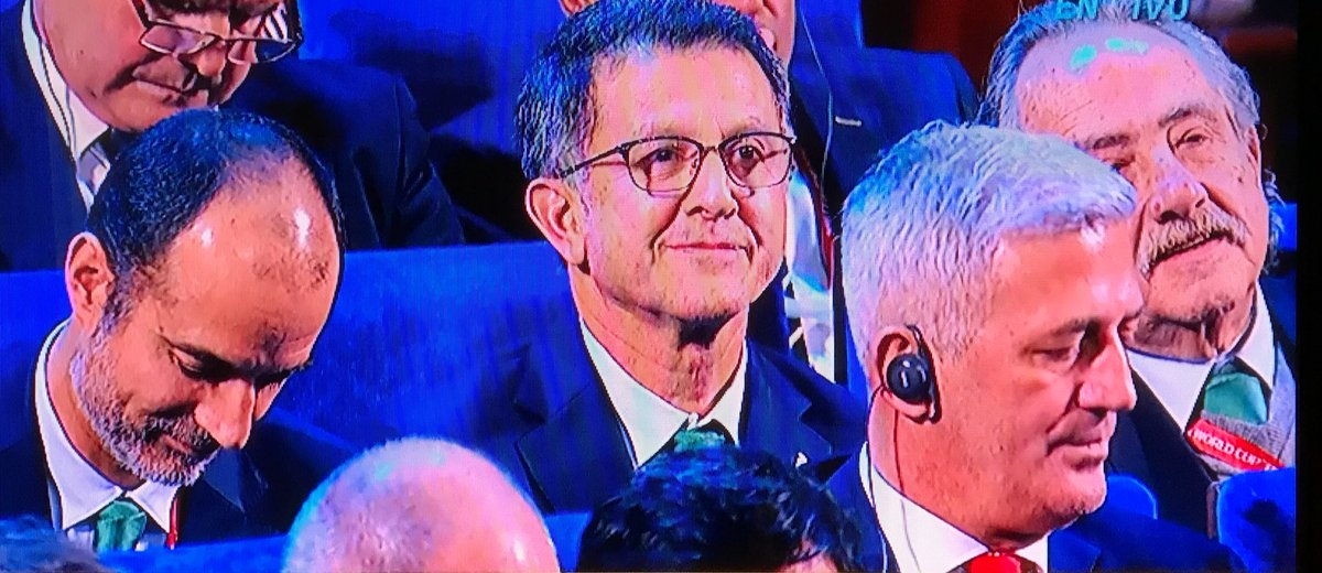 fish11_'s tweet image. La sonrisita estúpida d este imbécil pensando, con una o 2 rotaciones en los grupos si la armamos!