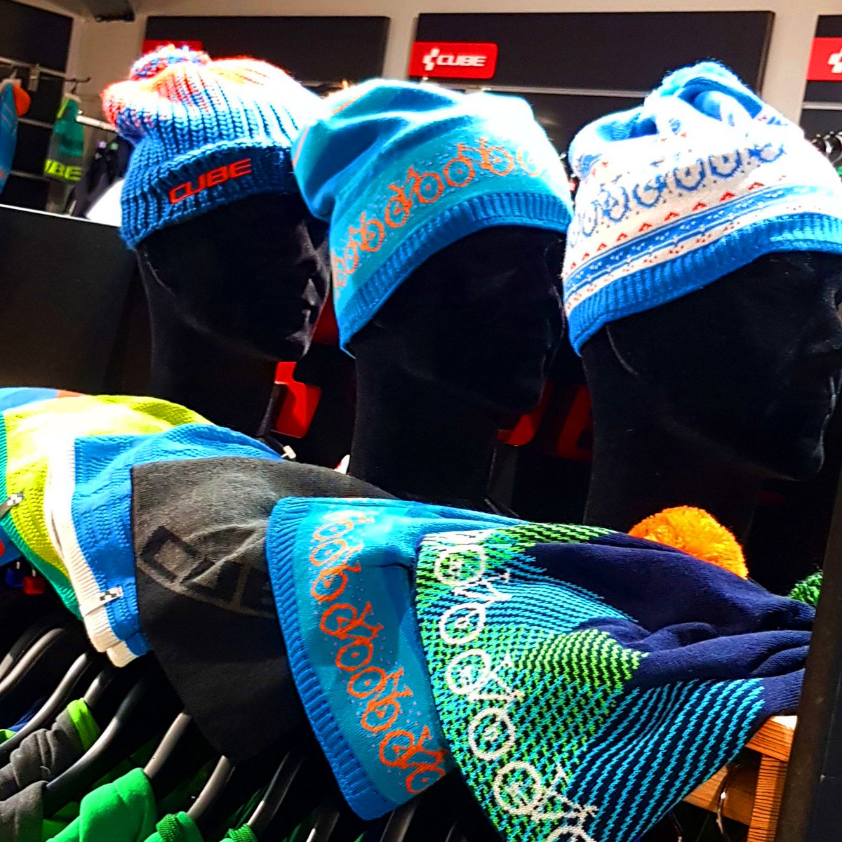 CubeStoreDurham's tweet photo. Stay Warm This Winter with a @cube_bikes #wooleyhat https://t.co/TeOuNs9cwi
#beanie #bobblehat #hat #cubebikes @CUBEBikesUK #stockingfiller #ChristmasCountdown #Christmas #XmasGifts #christmasgiftideas https://t.co/MYWbdjUaVt