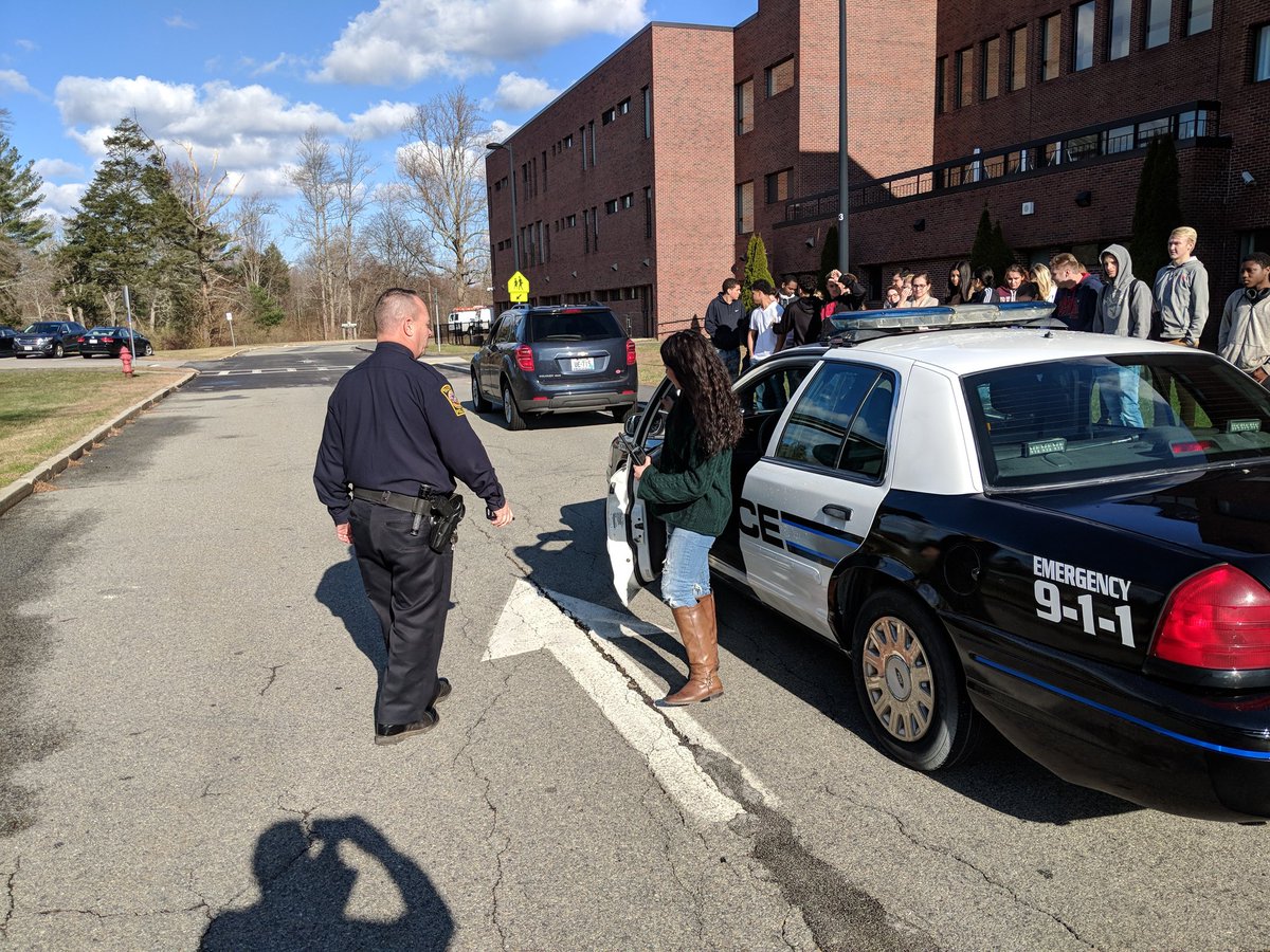 raposa_mike's tweet photo. Officer LaPlante working with Mr. McWilliams Criminal Justice II students on a routine traffic stop. Great collaboration! Thanks Taunton PD! https://t.co/N86uEyTB4d