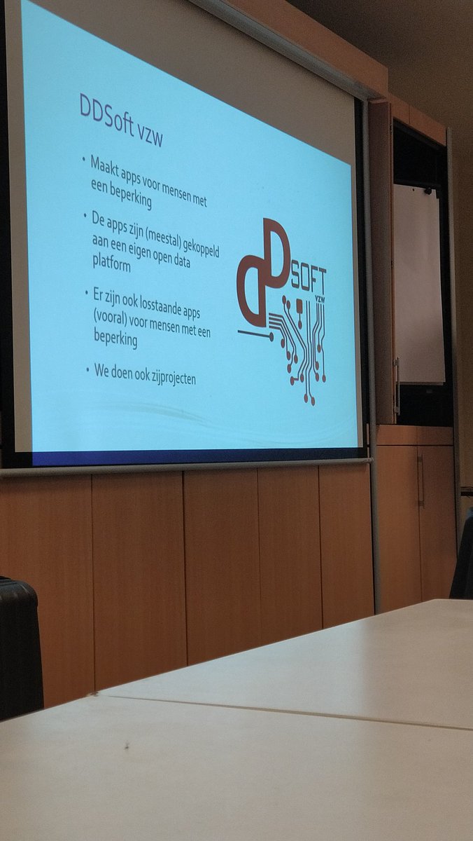 lukasjansen1998's tweet photo. Het interessante verhaal van DDSoft vzw @DennieDeclercq #itfactory #ondernemen #ThomasMore https://t.co/Ro7jmMMJkV