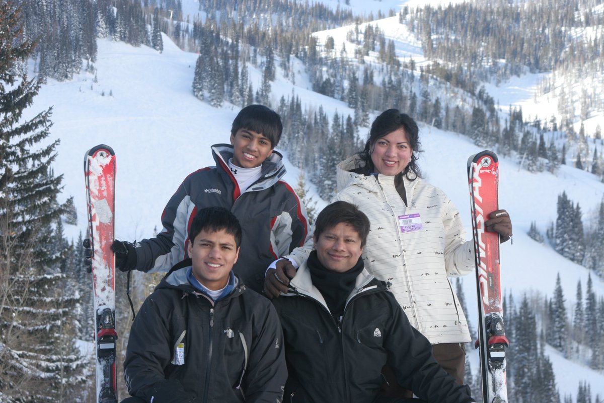 ShriForMI's tweet photo. My family reminds me why I'm running for governor; to create a better quality of life for all Michigan families--regardless of race, socio-economic class or geography. Here's a #FlashbackFridy of a family vacation we took to Colorado in 2006. https://t.co/arvpYcVxTC