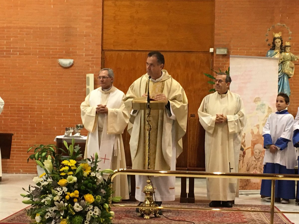 SYMFAMILY17's tweet photo. 🇪🇸Eucaristía en @SalesianosPaseo.

🇮🇹 Eucaristia in @SalesianosPaseo. 

🇬🇧 Eucharist in @SalesianosPaseo. 

#SYMFamily17 https://t.co/LuzowMfgua