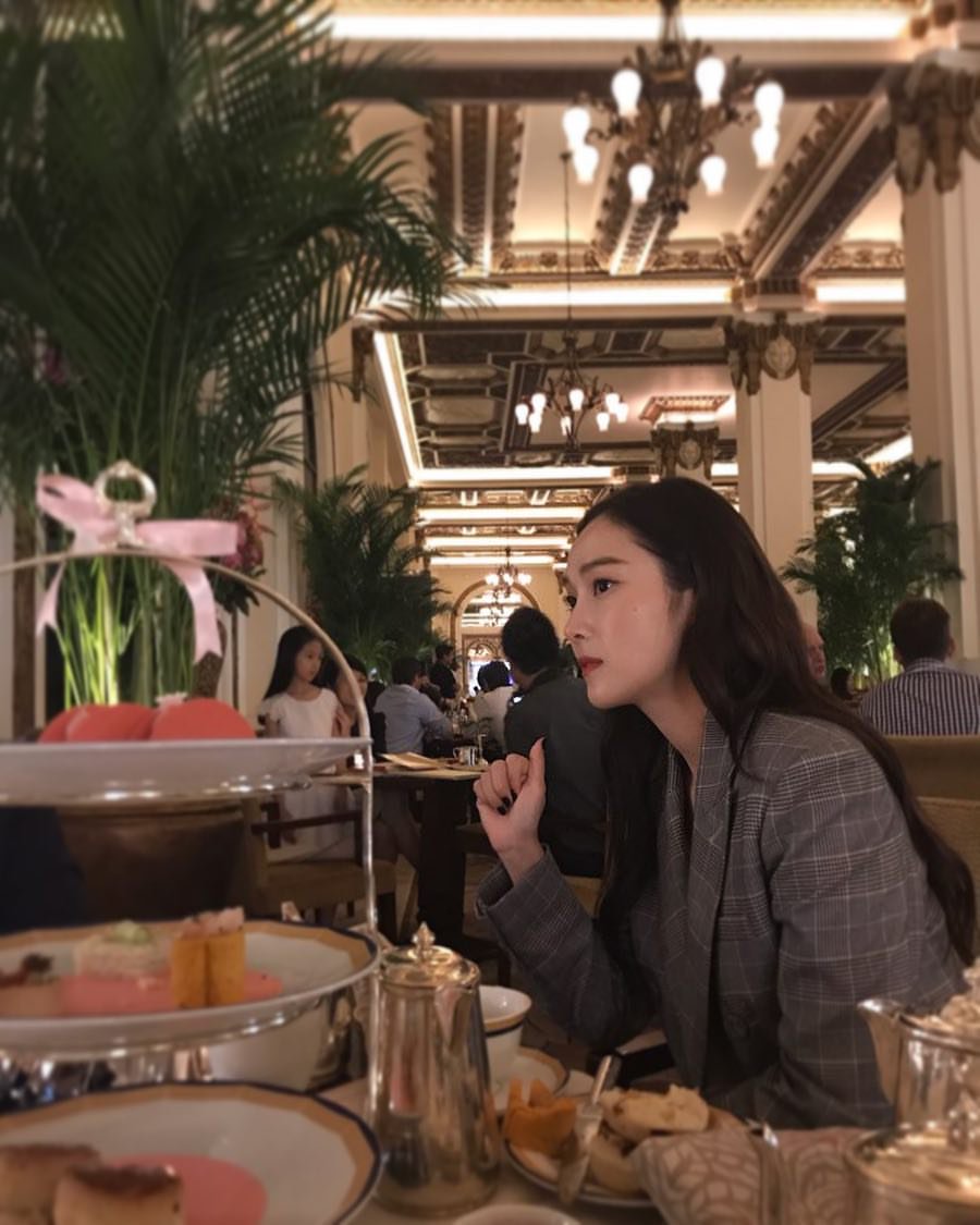 Crispbond009's tweet photo. เราว่าเจสสิก้านี่แหละ ตัวอย่างของคำว่า "Happy Life" อย่างแท้จริง ไม่ต้องขายตรง ไม่ต้องหาดาวไลน์ก็มี passive income ตลอด 55555 เกษียณก่อนอายุ 30 ได้เที่ยวรอบโลก ได้ตระเวนกินของอร่อยๆทุกที่  5555555555555 https://t.co/jiBIxKVoDD