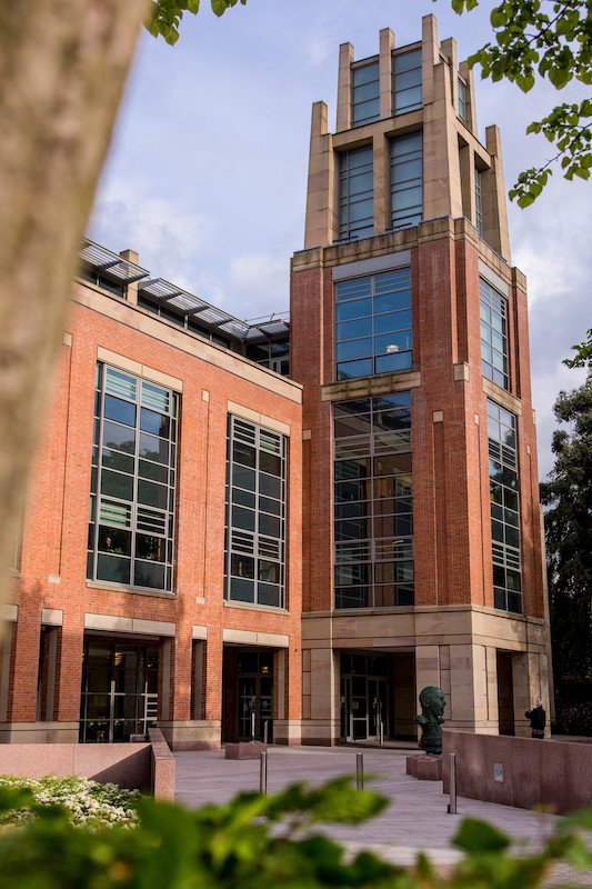 AFBILibrary's tweet photo. Don't forget, your AFBI Library membership also gives you access to other QUB libraries: https://t.co/zUMTknFvL9 https://t.co/J5xrzpK9lh #QUBLibrary #McClayLibrary https://t.co/DDHcqZzeMt