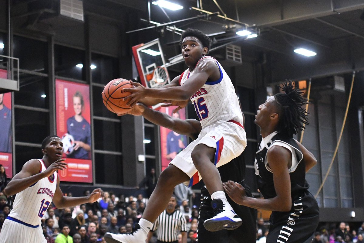 michaelsobrien's tweet photo. ICYMI: Curie knocked off No. 1 Orr. Commander had to sit out, but St. Joe's transfer Marquise Walker made his debut.

“That was way different from the Catholic League. There was so much more intensity and it was way, way louder.” — Curie’s Marquise Walker

https://t.co/wFX2dootda https://t.co/bwz87AHk9o
