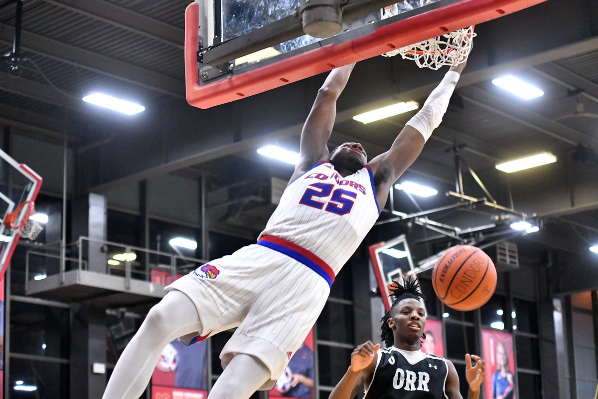 michaelsobrien's tweet photo. ICYMI: Curie knocked off No. 1 Orr. Commander had to sit out, but St. Joe's transfer Marquise Walker made his debut.

“That was way different from the Catholic League. There was so much more intensity and it was way, way louder.” — Curie’s Marquise Walker

https://t.co/wFX2dootda https://t.co/bwz87AHk9o