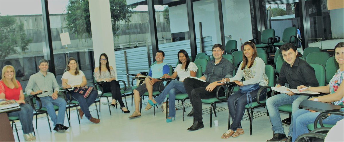 alexandrelealc1's tweet photo. #SucessãoRural💪Estivemos em reunião de avaliação e planejamento  #JuventudeRural para 2018 na nova casa. Projetos para o desenvolvimento da juventude, foram traçados. Acreditamos que a educação é um grande anseio do jovem morador #zonasRurais. 📲🤳
#AgriculturaFamiliar https://t.co/B84nG6ck6O