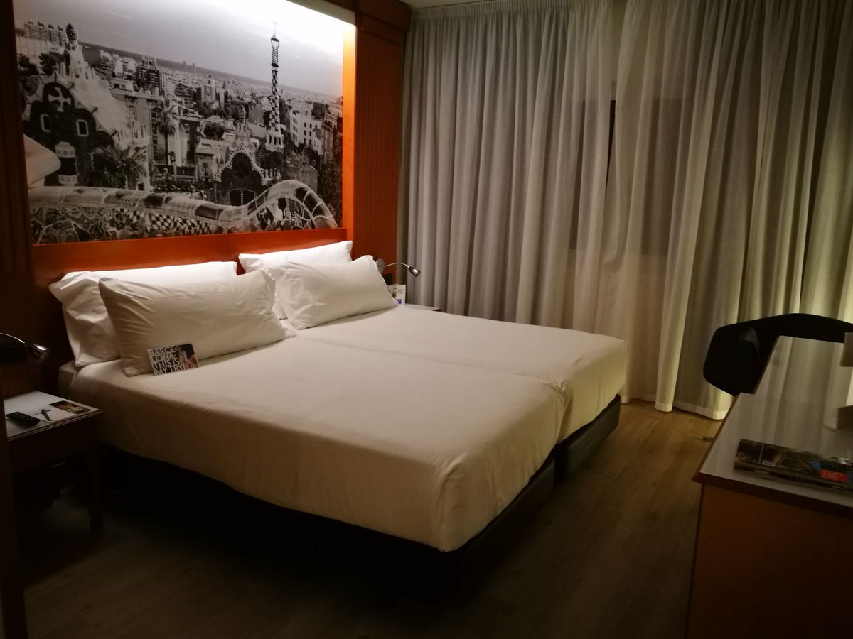 Quién te ha visto y quién te ve @trypapolo !! Siempre un placer, y más de la mano de un amigo @oscar_meijide #Reformas #Productazo #TRYP #Barcelona <a href="/MeliaHotelsInt/">Meliá Hotels International</a>