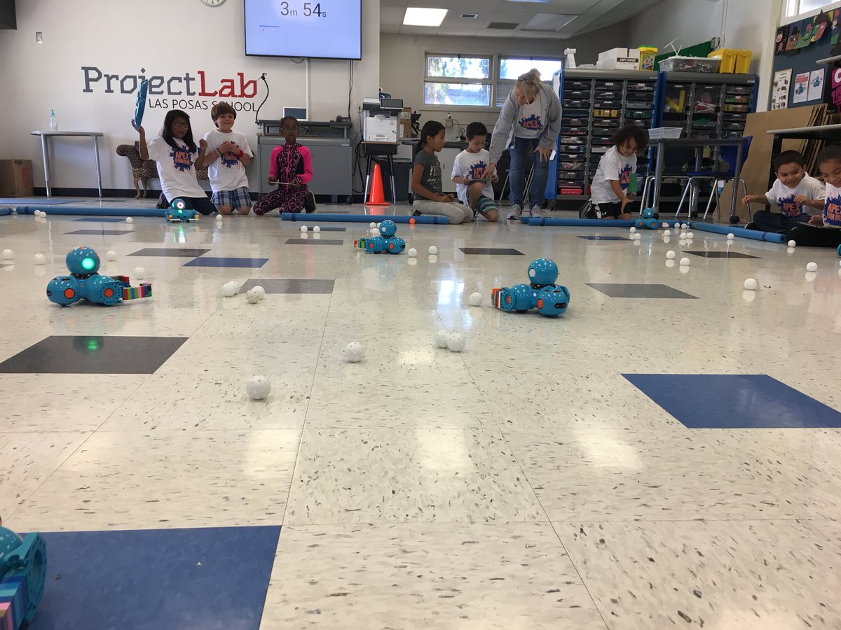 MicheleWagg's tweet photo. Thank you @TLSHawks @CamHeightsSTEM @LPSSApanthers @PVSD_LasPosas @AlexanderTLS for an inspiring tour of @PVSDCamarillo #makerspaces #steamlab #projectlab #ifyoubuildittheywillcome #mesamoments https://t.co/AA0AOKZRtJ