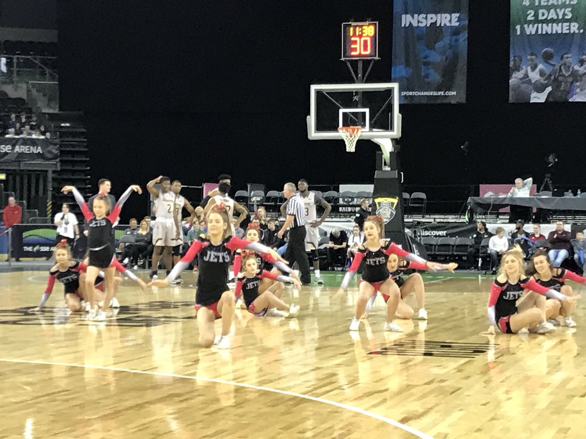 DonnaTraynorTV's tweet photo. The Jets cheerleaders at #belfastclassic @ssearenabelfast https://t.co/RrUvMftAyx